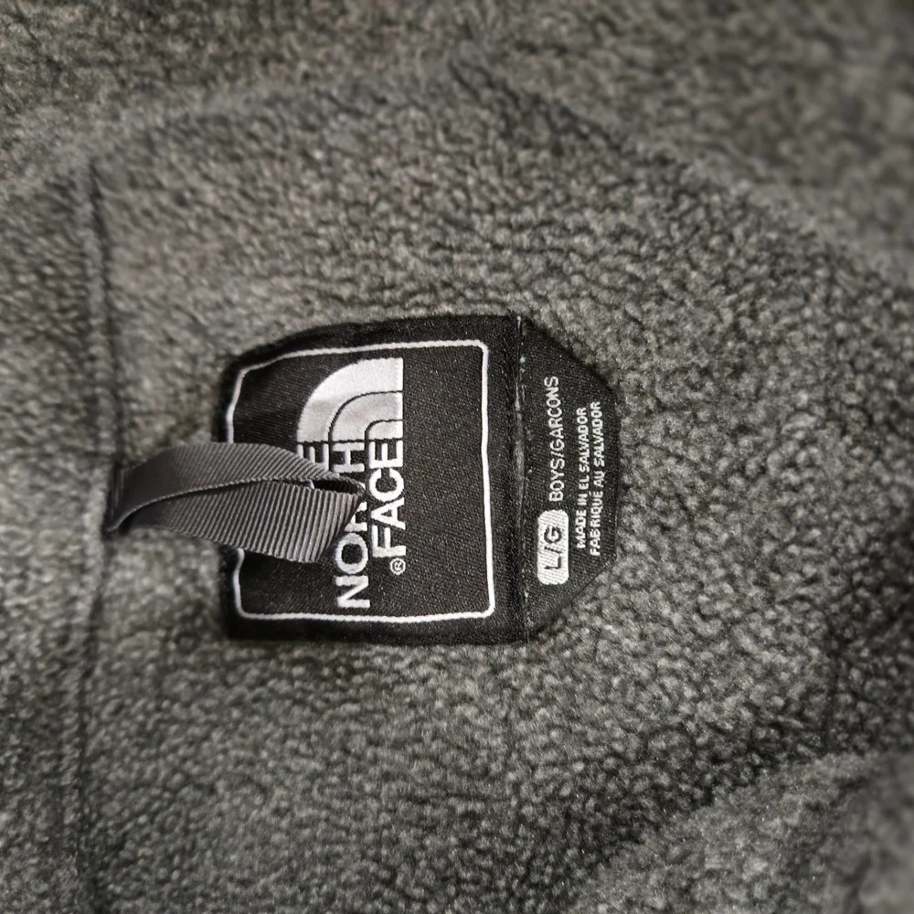 The North Face Kids Black and Gray Fleece Jacket - Picture 2 of 8